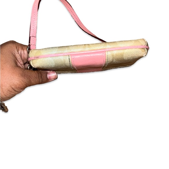 EUC COACH WRISTLET - Picture 4 of 4